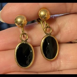 Vintage Onyx Amco Screw Back Earrings